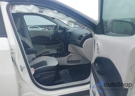 2017 Jeep New Compass Limited 4X4 from USA, damaged, VIN 3C4NJDCB0HT664529